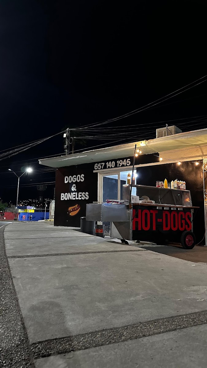 Dogos Y Boneless