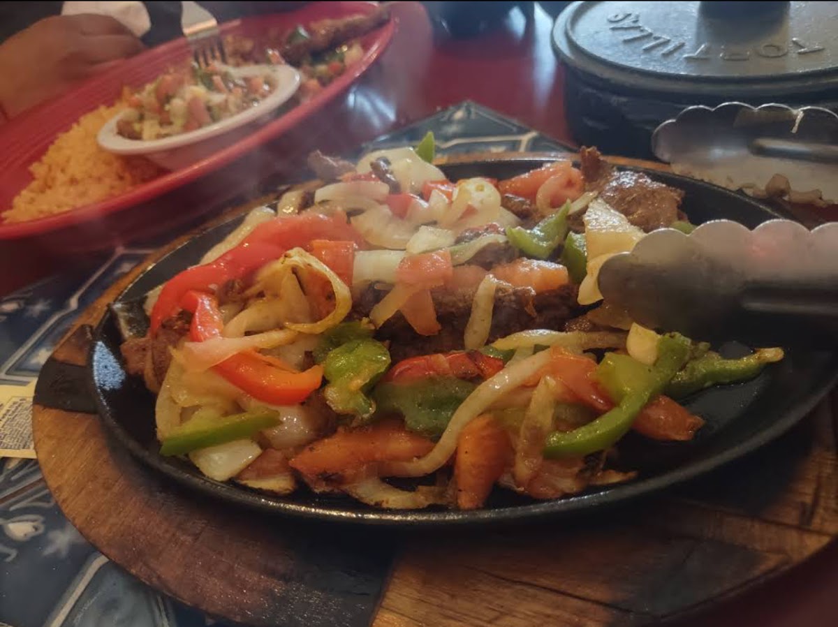 Domingos Bar & Grill Photos 2