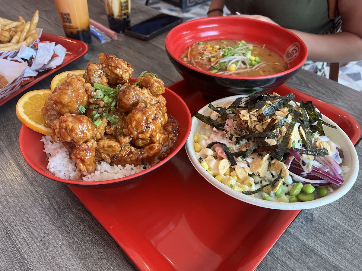 Domoishi Ramen-Poke-Tea-Wings Photos 9