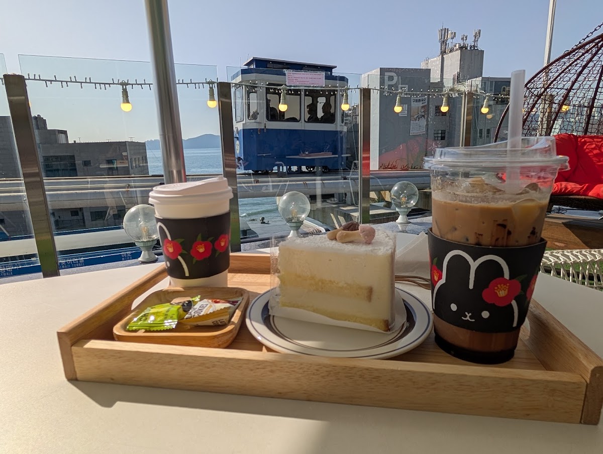Dongbaek Dessert Cafe Photos 2