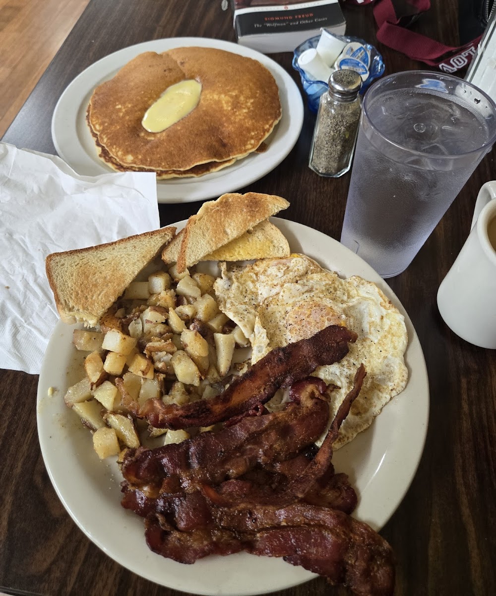 Dutch Corner Restaurant Photos 2