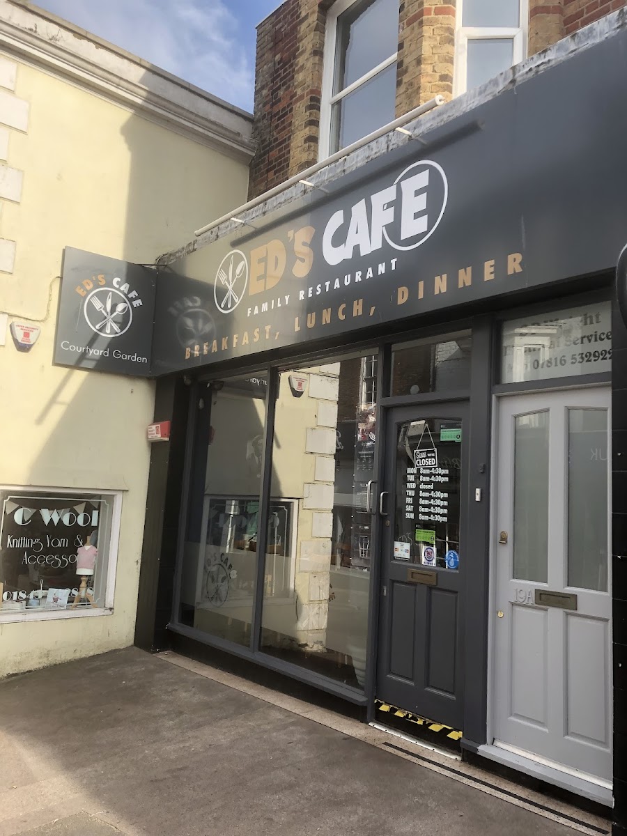 Ed's Cafe
