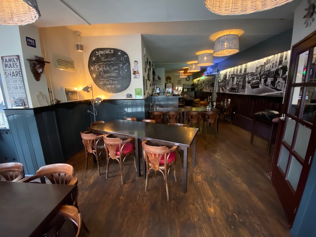 Eetcafé By J En J