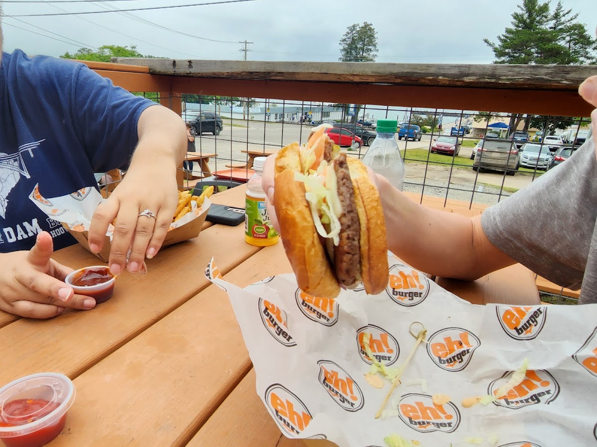 Eh! Burger Photos 9
