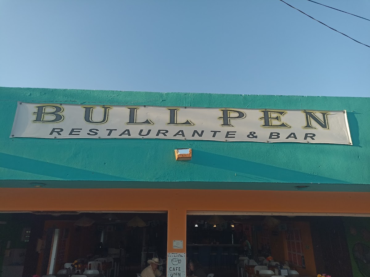 El Bull Pen Restaurant & Bar Chelem Photos 2
