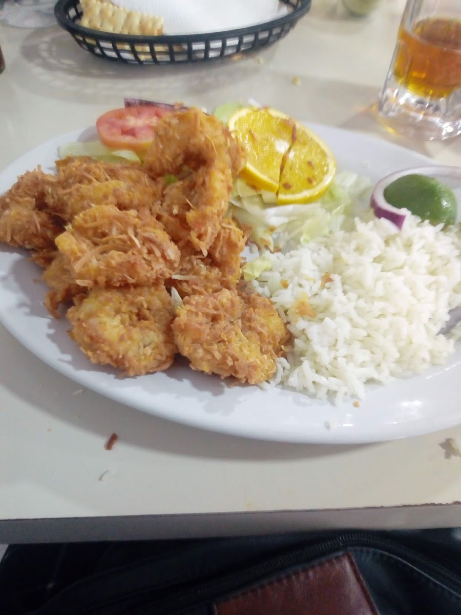 El Delfín Pescados Y Mariscos Photos 9