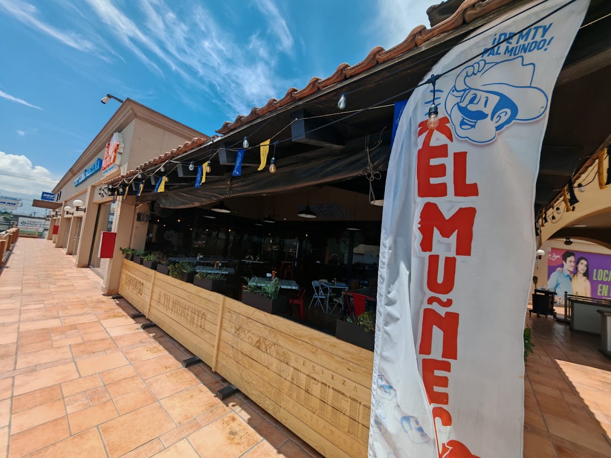 El Muñeco Plaza La Joya