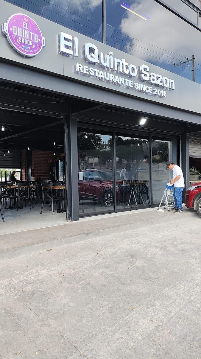 El Quinto Sazón Restaurante
