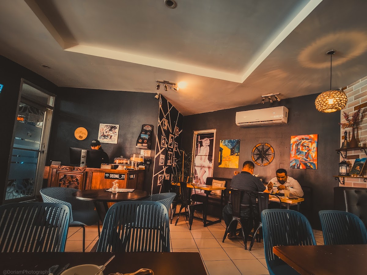 El Toque Bistro