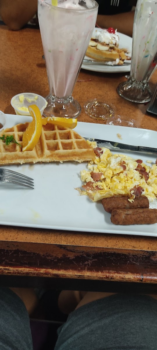 El Waffle Feliz Photos 9
