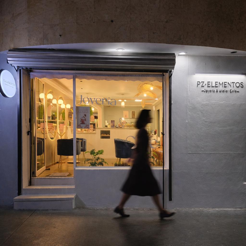 Elementos Breakfast & Lunch