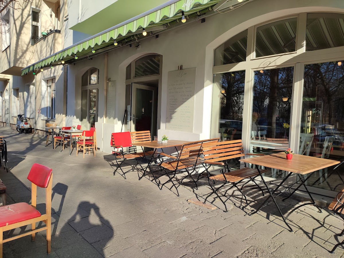 Elf Café