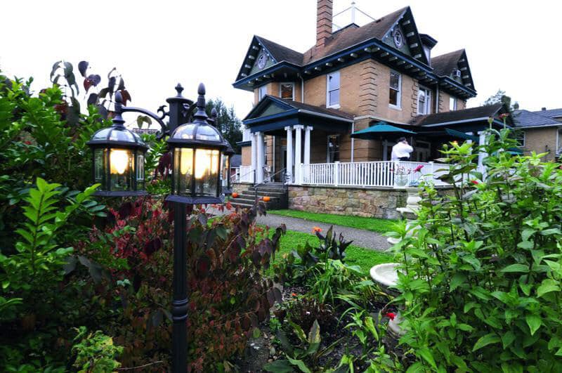 Elk River Hotel & Cafe By Glampout Resorts