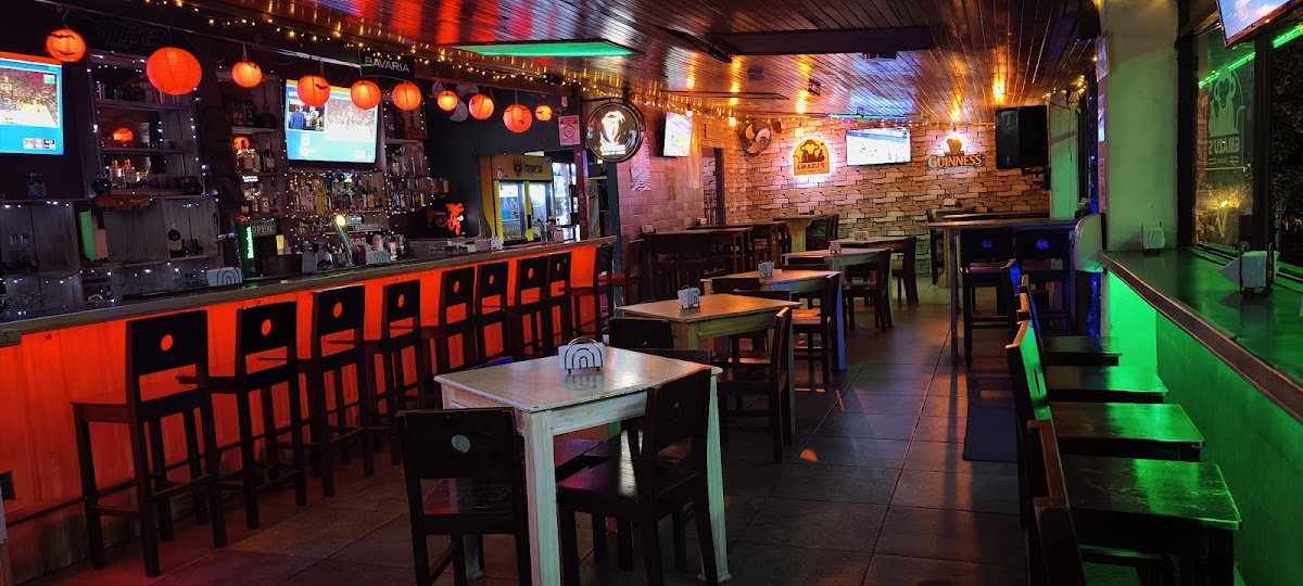 Emazus Tavern