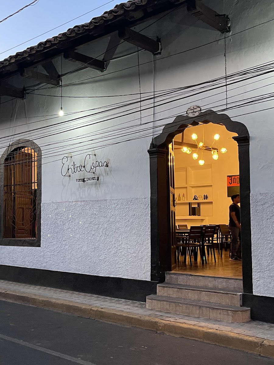 Entre Copas Food & Drinks