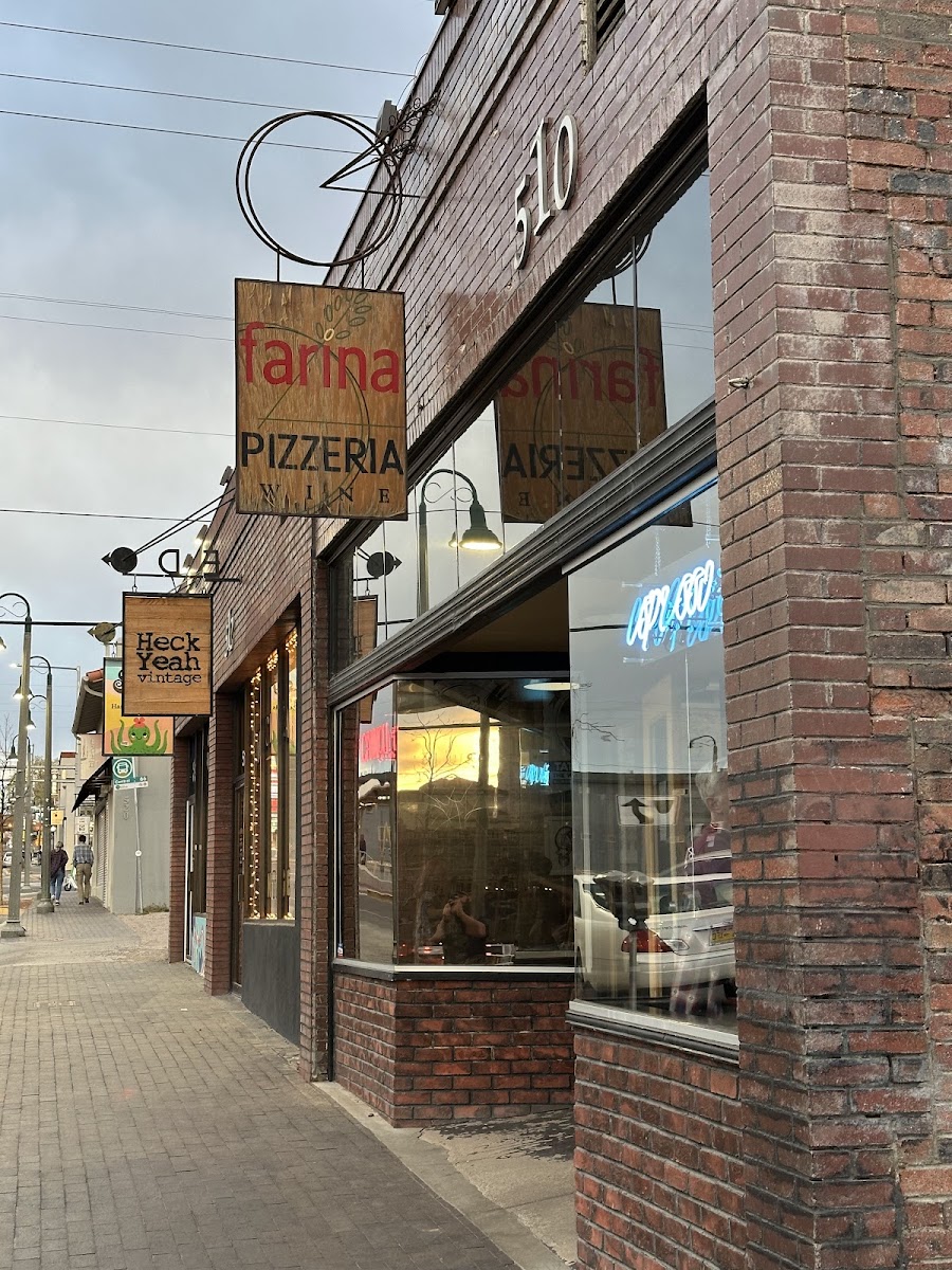 Farina Pizzeria & Wine Bar Downtown
