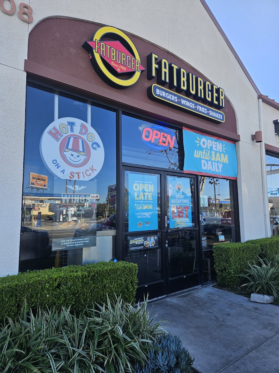 Fatburger & Buffalo's Express & Hot Dog On A Stick