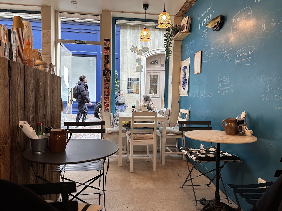 Felicity's Café