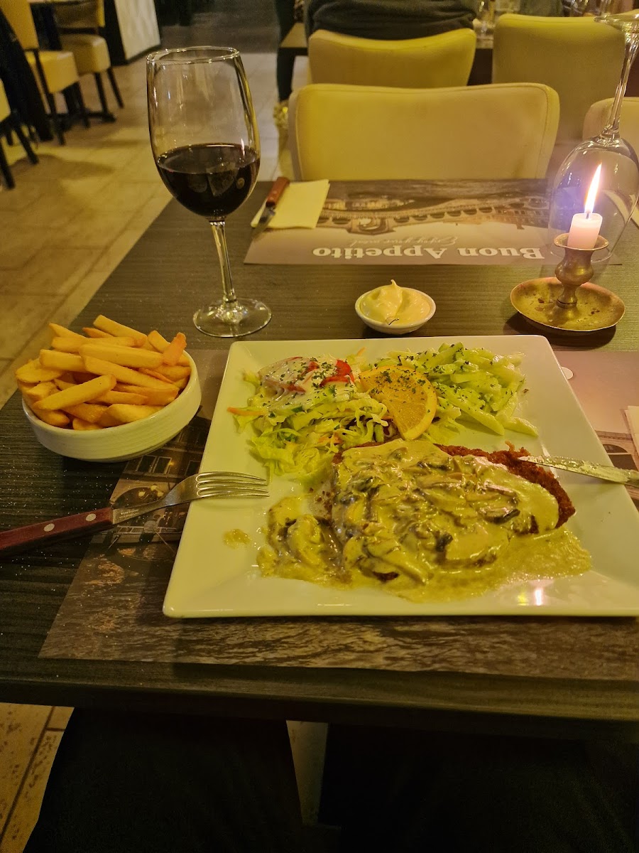Femi's,grillroom,pizzeria, Restaurant Photos 9