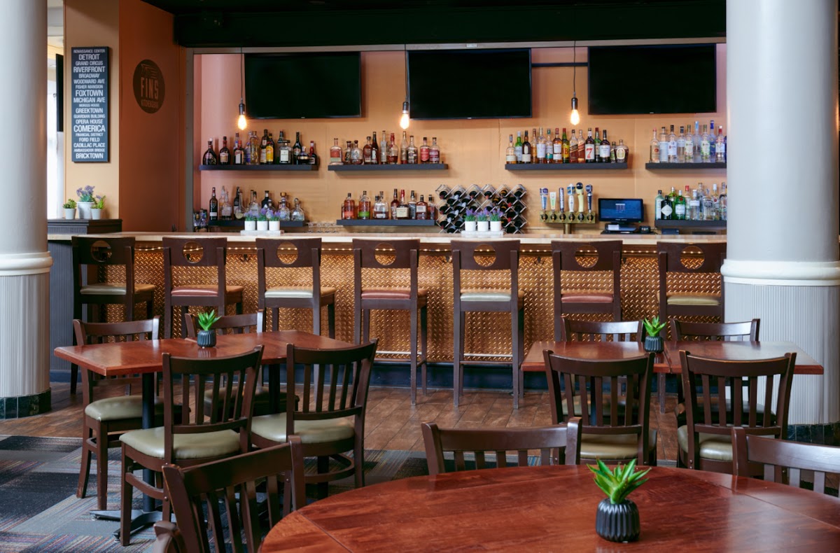 Fins Kitchen & Bar