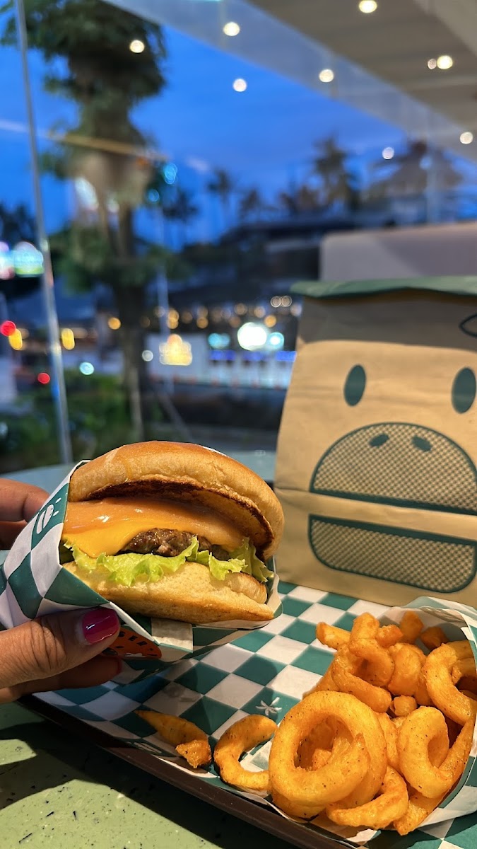Five Monkeys Burger - Kuta Photos 9