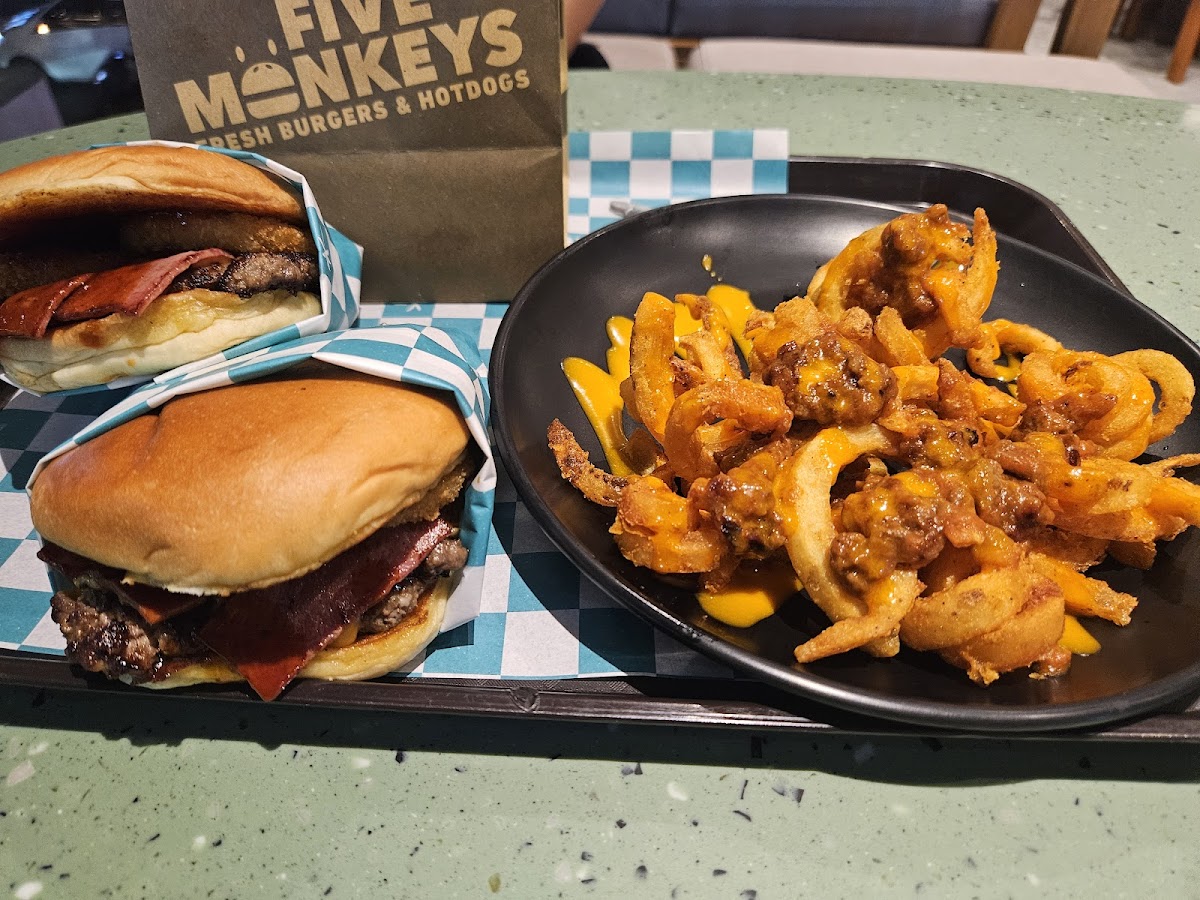 Five Monkeys Burger - Kuta Photos 2