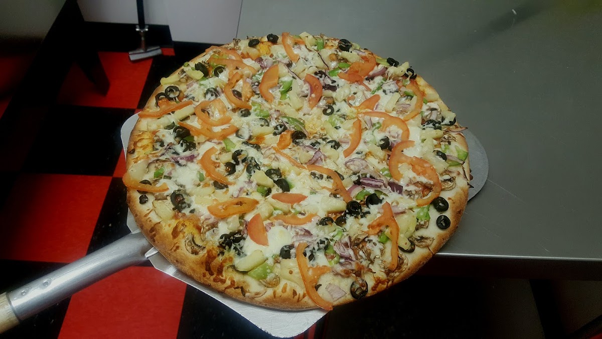 Flames Pizza & Wings Photos 9