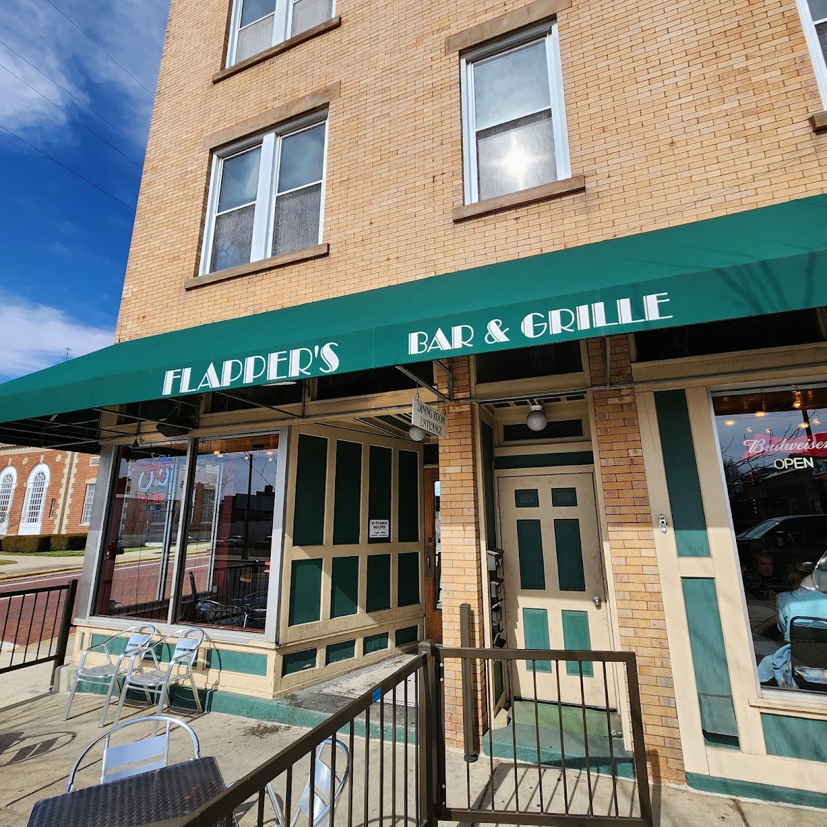 Flappers Bar And Grille