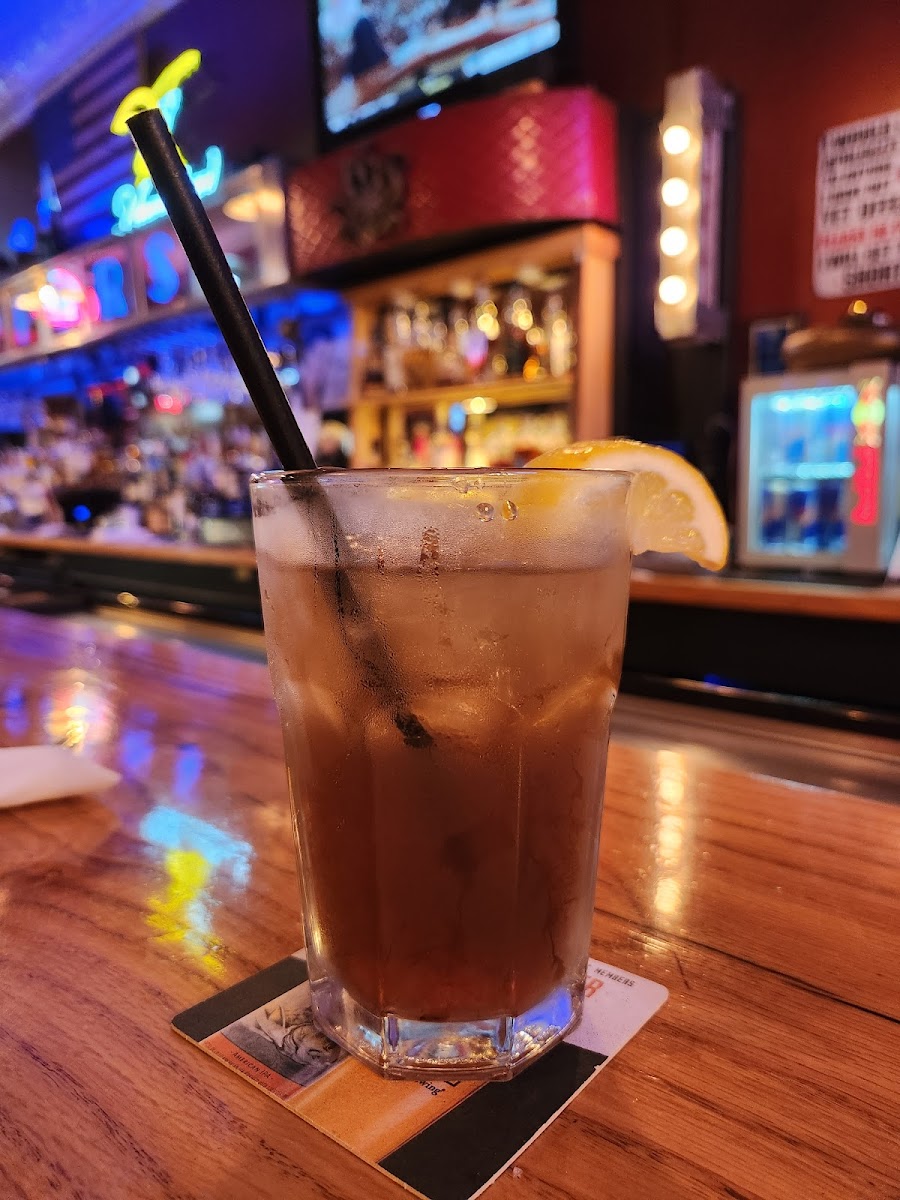 Flappers Bar And Grille Photos 9