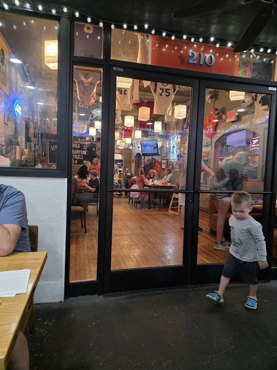 Flying Pig Food & Spirits