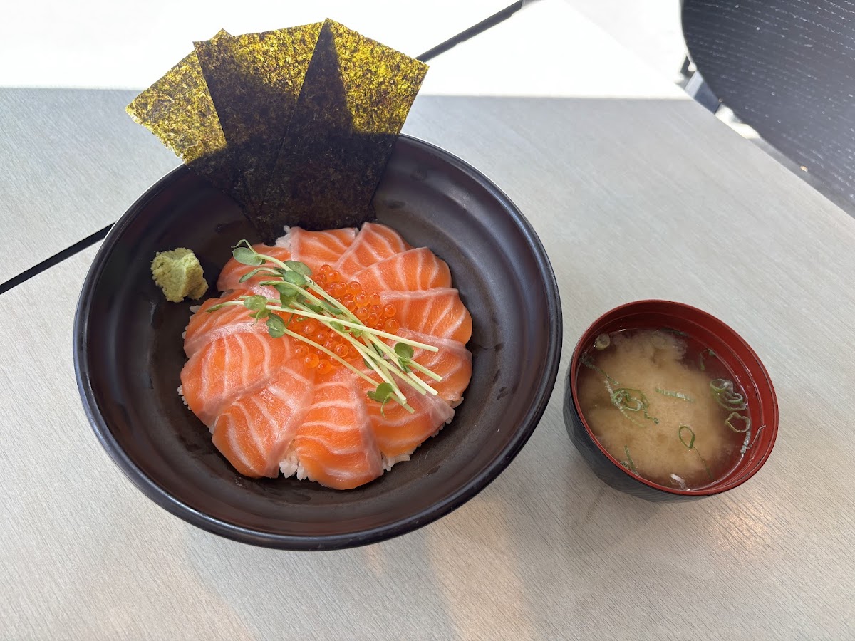 Fomoto Kaiten Sushi Photos 2