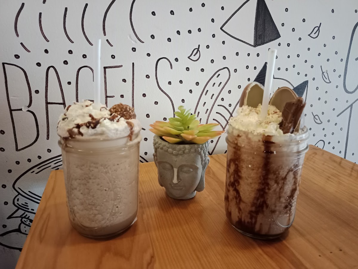 Frappé & Smoothie House Photos 2