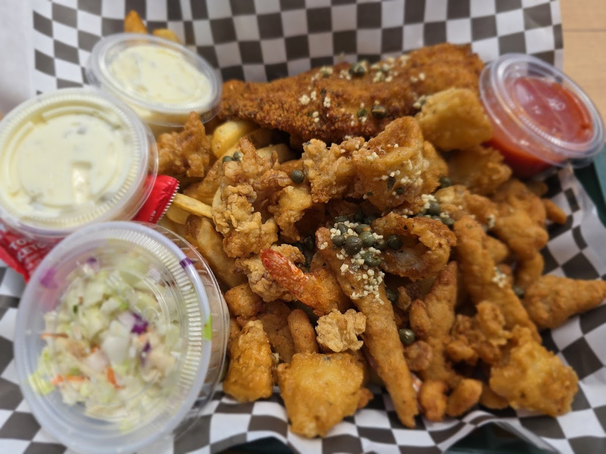 Friday's Crabhouse Photos 2