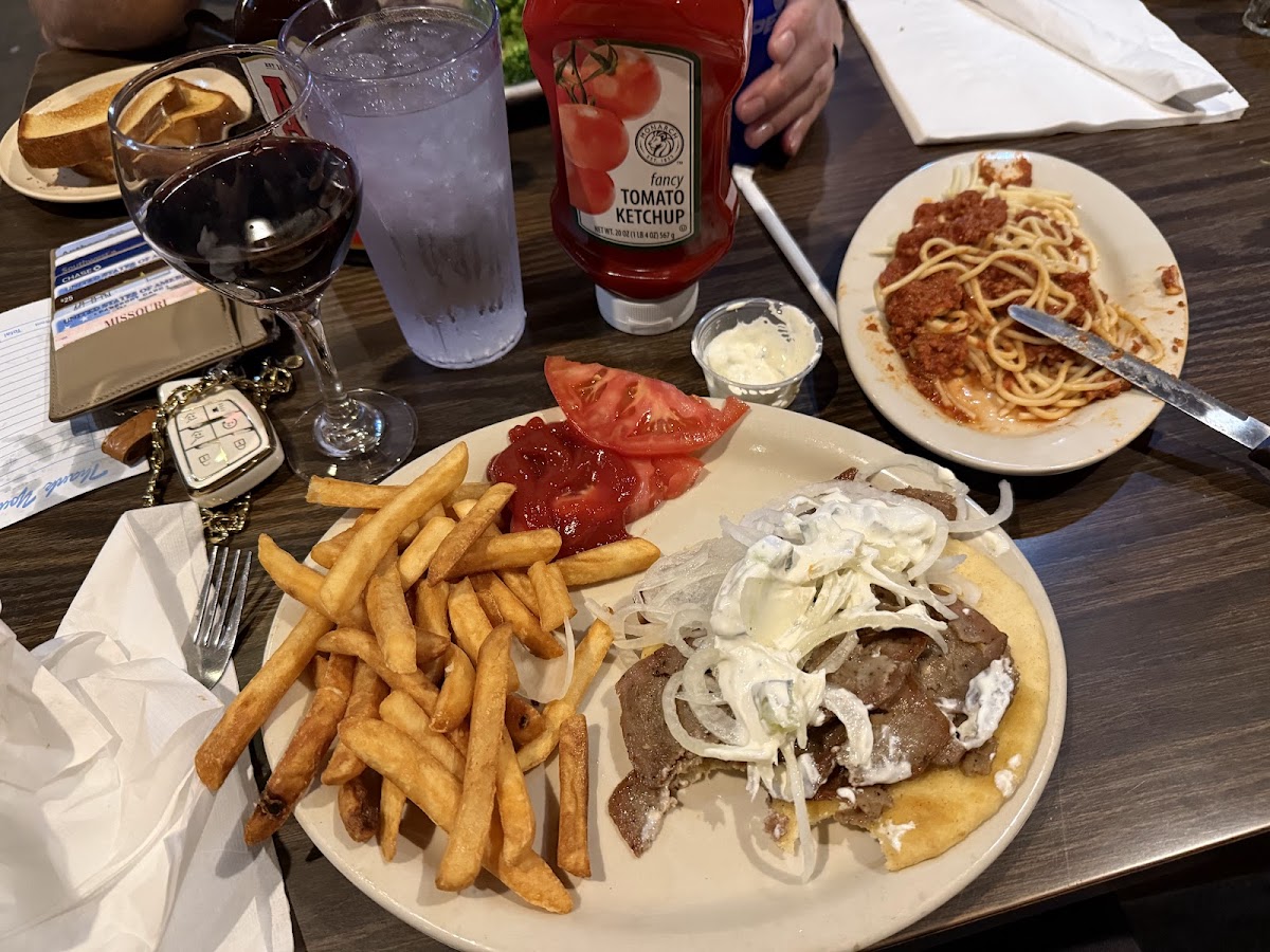 G & D Pizzaria Photos 2