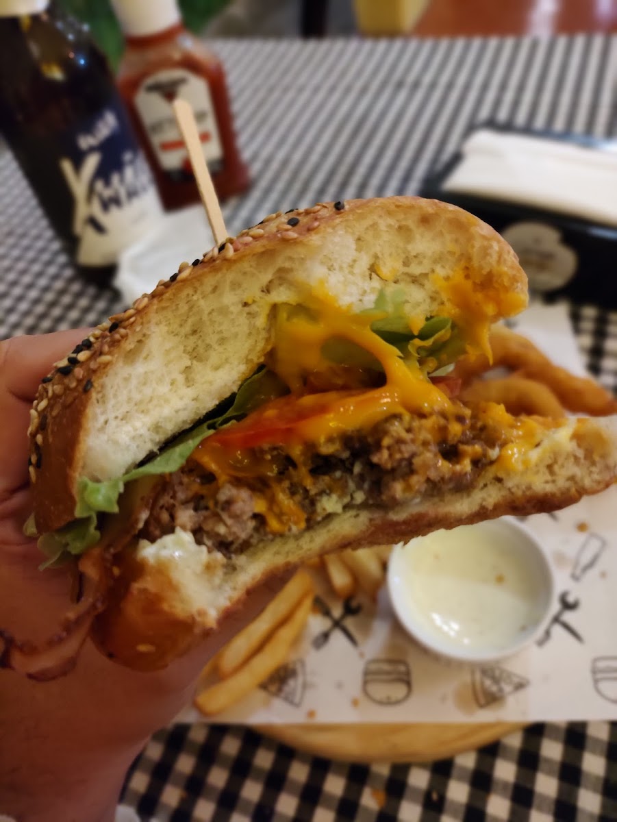 Garage Food & Beer Photos 9