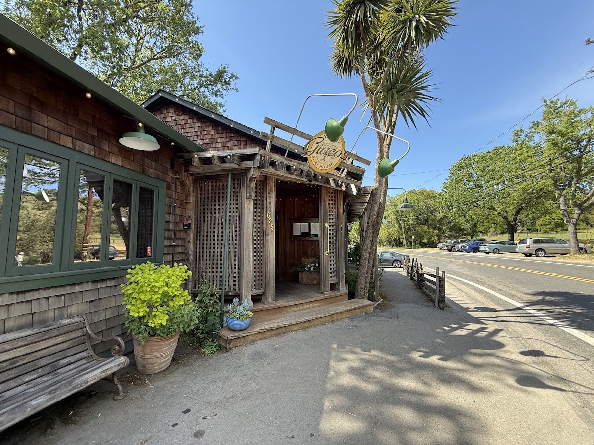 Giaco's Valley Roadhouse Photos 2