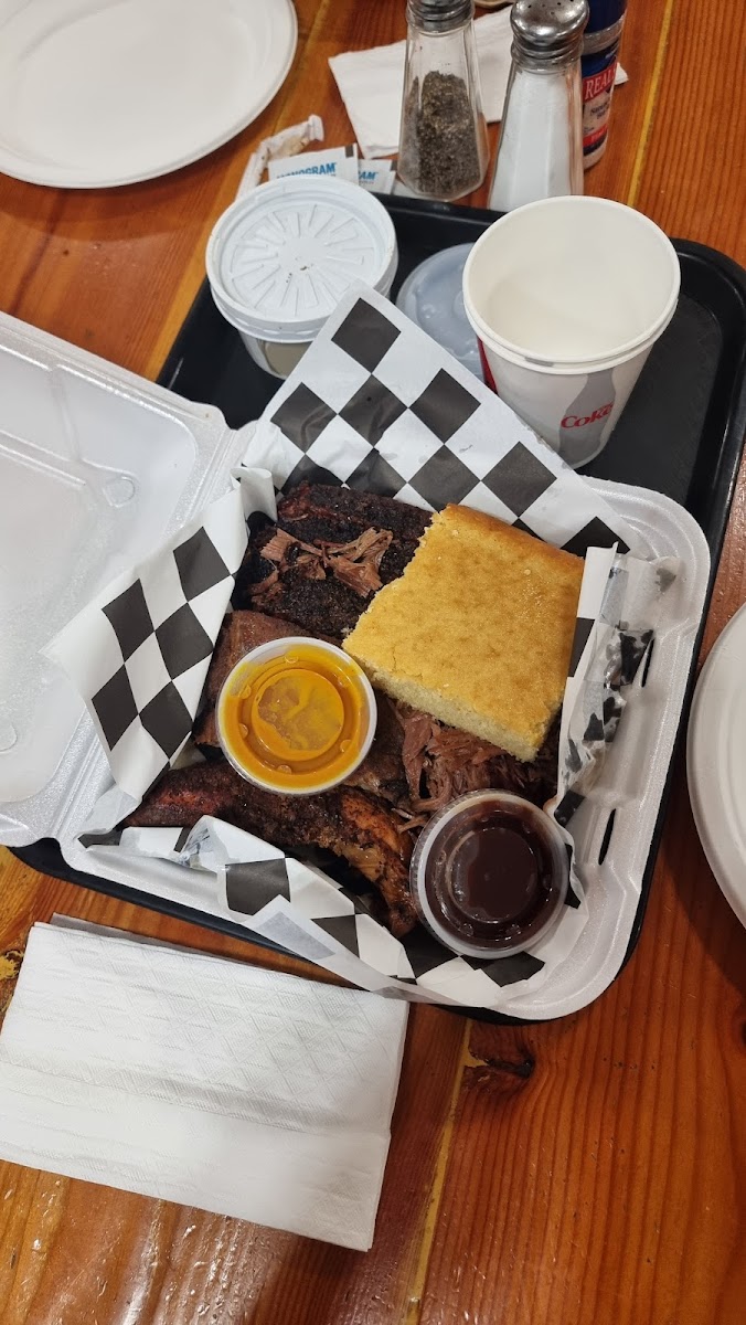 Giff's Barbecue Photos 9