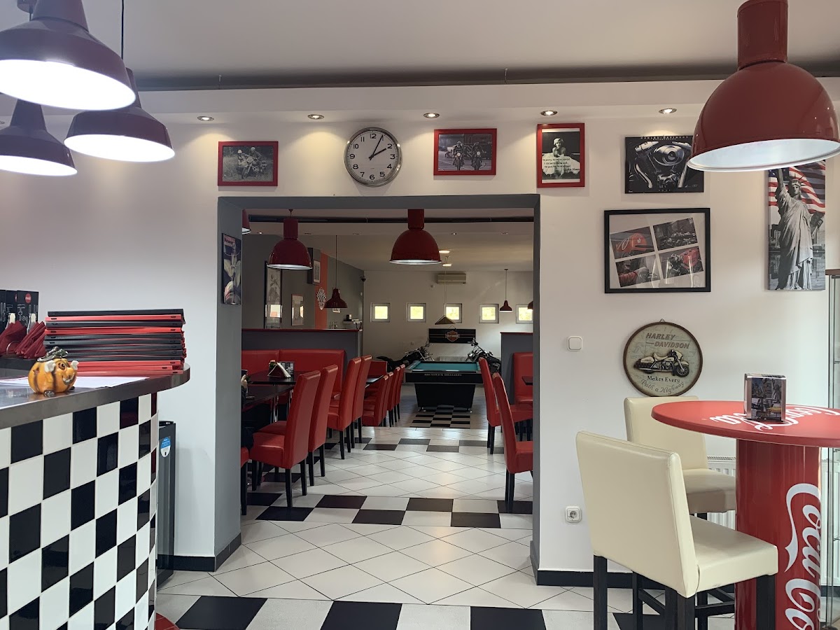 Gigamachine Diner