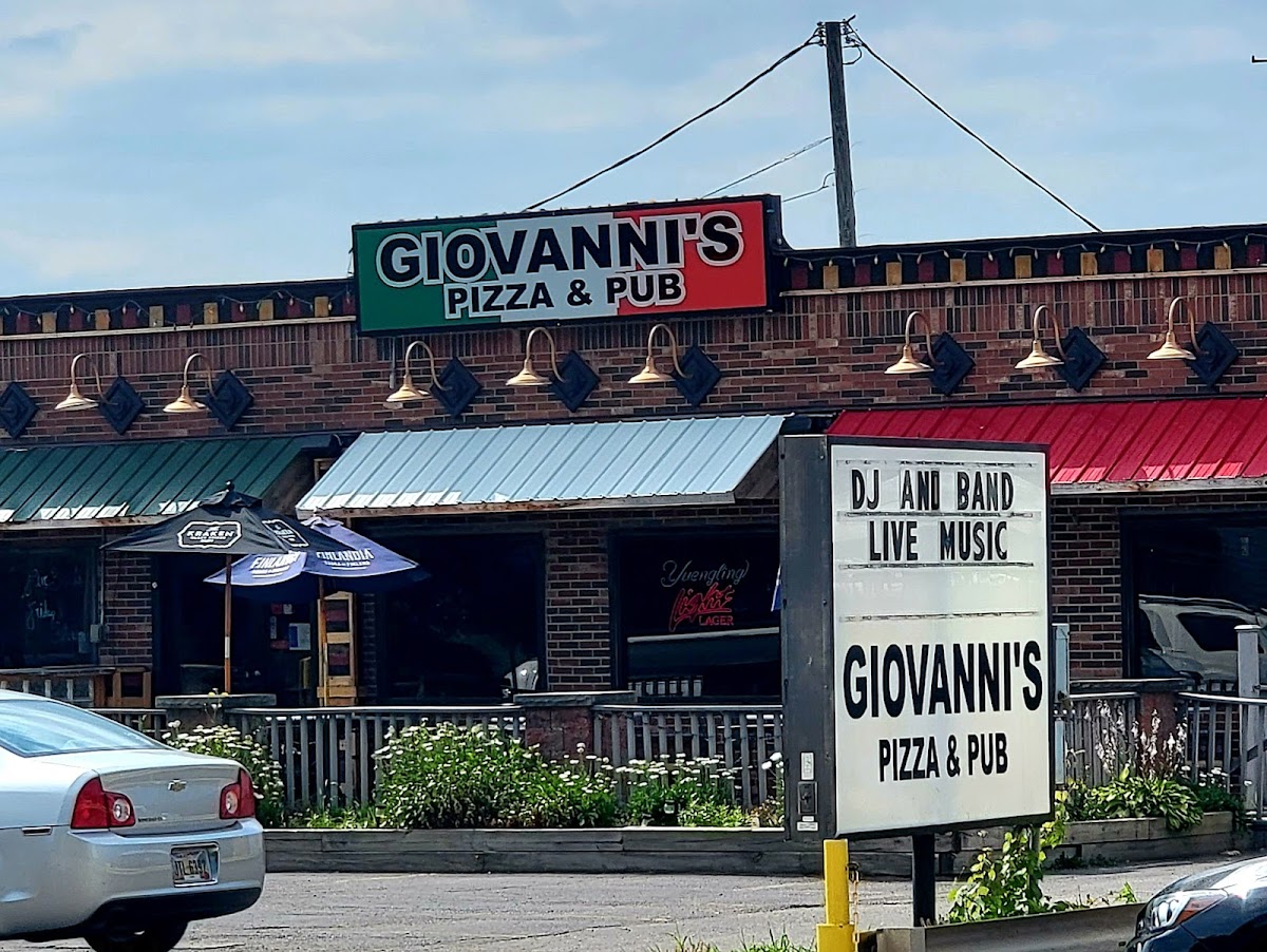 Giovanni's Pizza & Pub Photos 2