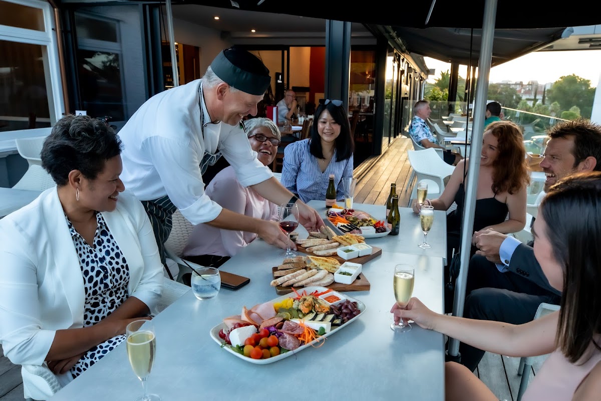 Gladstones Café Restaurant Photos 2