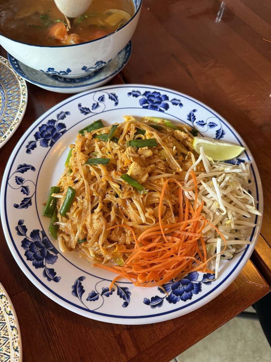 Gold Ladle Thai Cuisine Photos 9