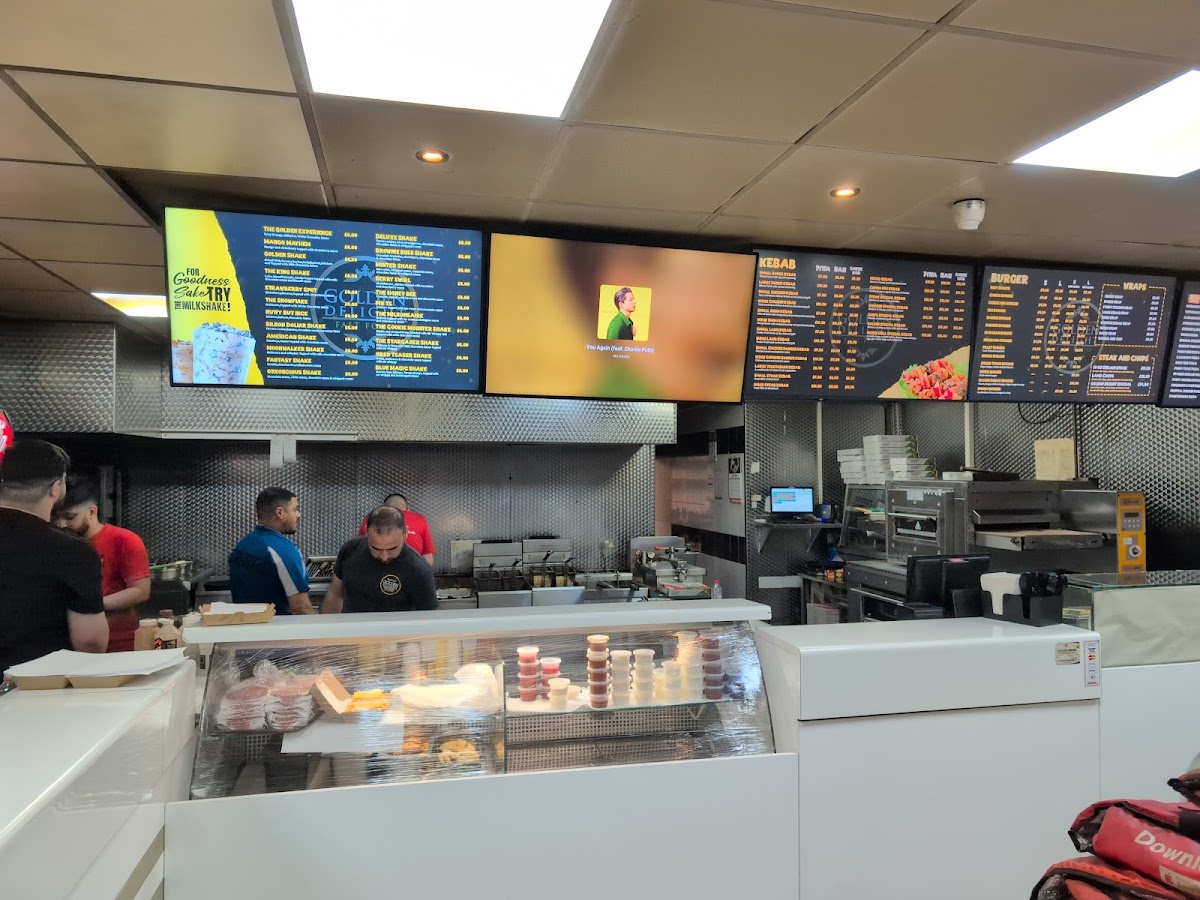 Golden Delight - Desserts, Milkshakes, Pizzas & Kebabs