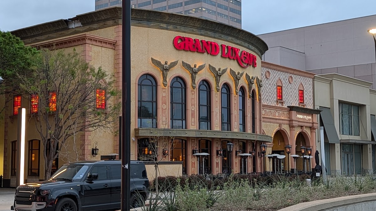 Grand Lux Cafe