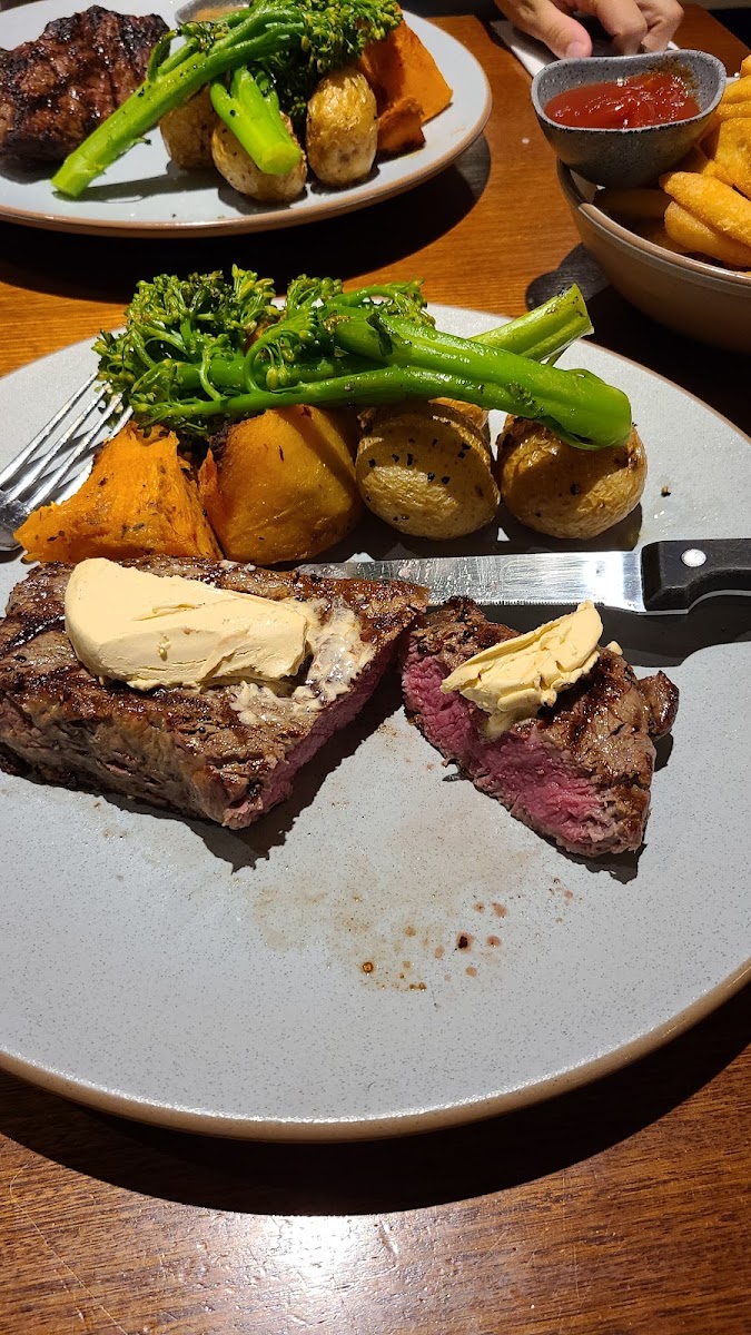Graziers Grill House At The Stamford Photos 9