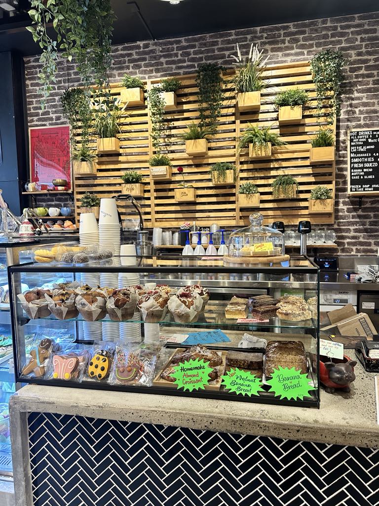Gus & El's Cafe
