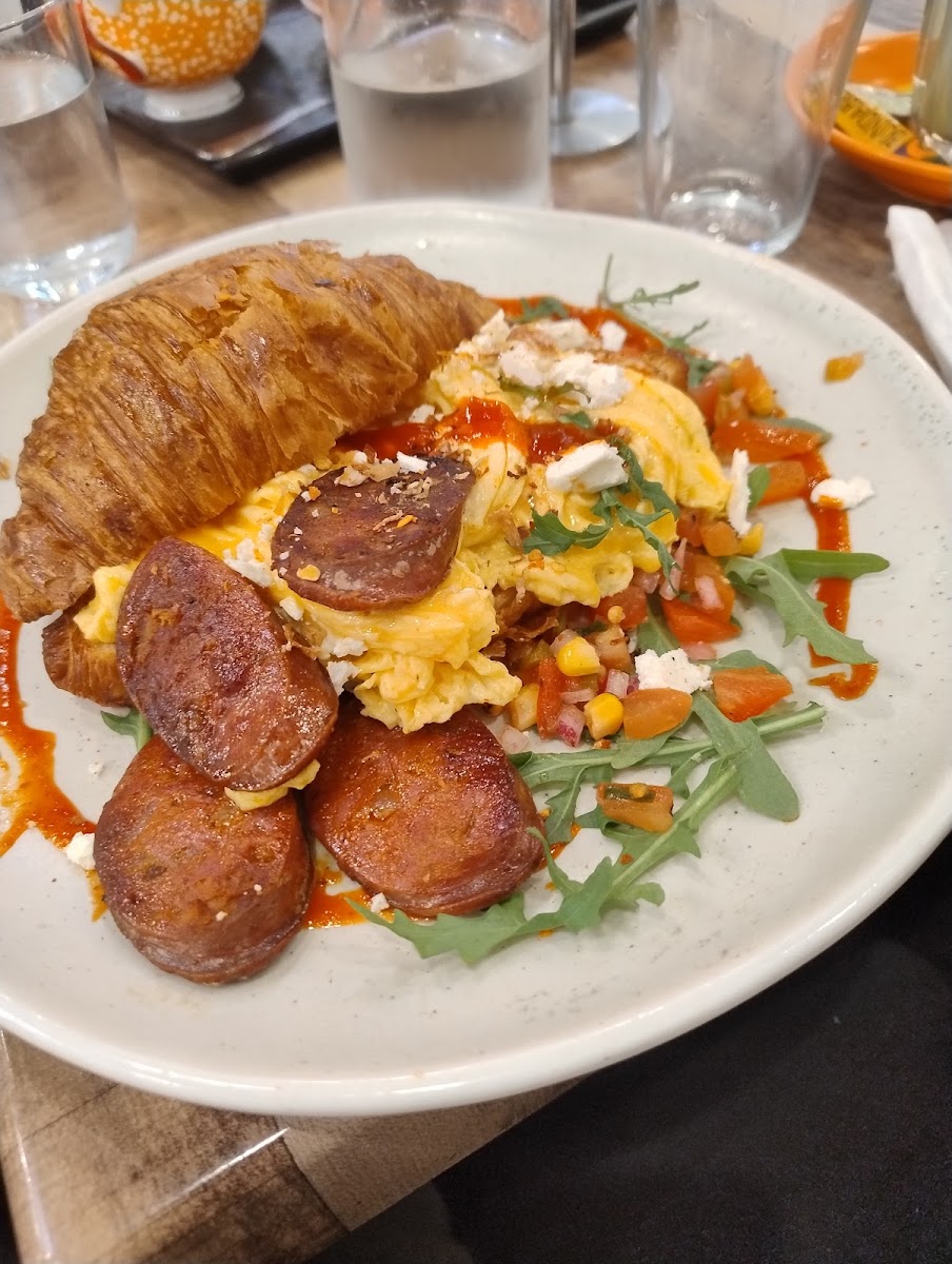 Gus & El's Cafe Photos 2