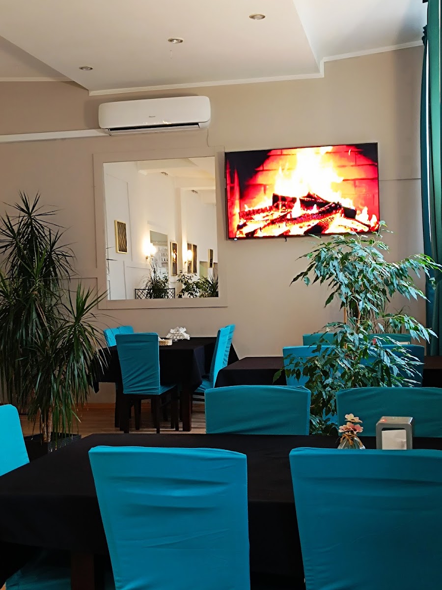 Halova Pizza & Restaurant
