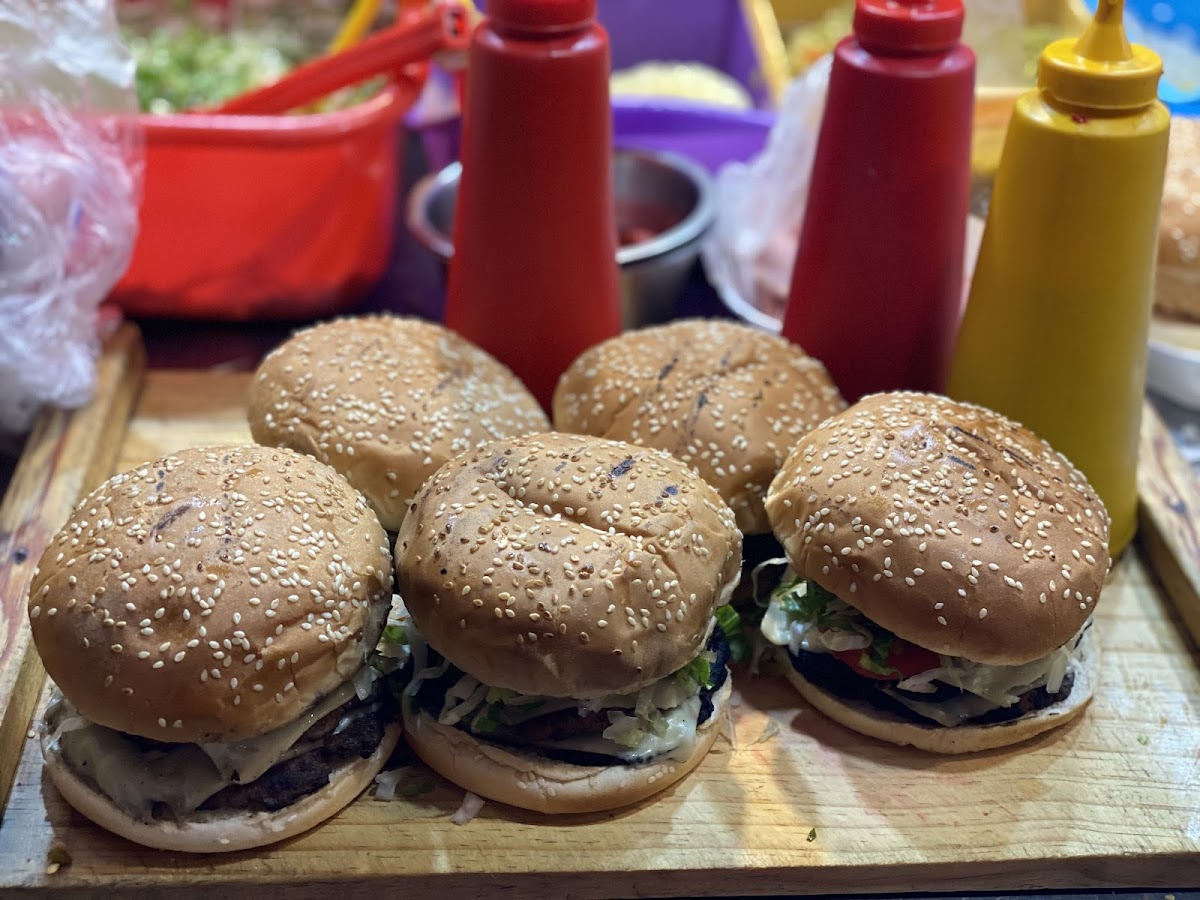 Hamburguesas Al Carbón Momo's