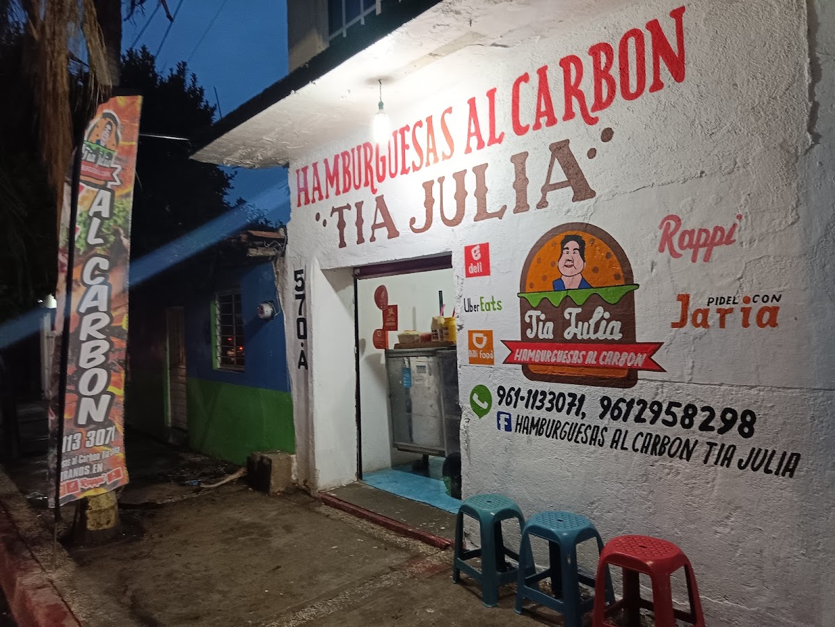 Hamburguesas Al Carbón Tía Julia