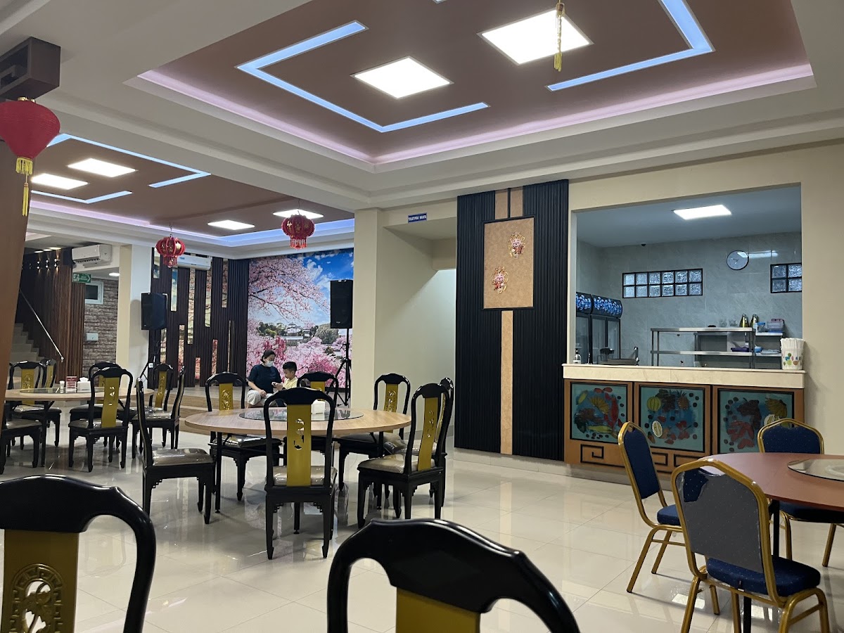 Hauw Family Restaurant